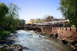 THANDA MANZI COUNTRY HOTEL & RESTUARANT 