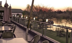 THE LAKES HOTEL & CONFERENCE CENTRE