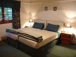 HARNHAM GUEST LODGE